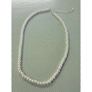 Single Strand Faux Pearl Collar Necklace 17 inches